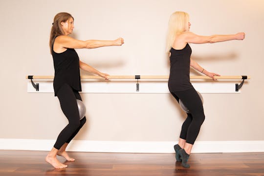 Barre Sculpt: Light Weights and Resis...