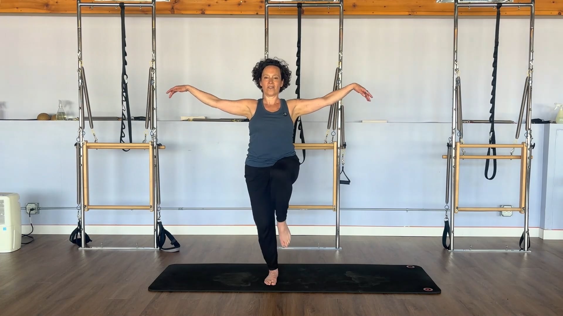 Crane Qigong Sequence & Full Pilates Mat — Shoulders, Chest & Spine