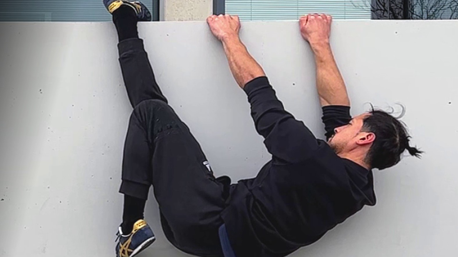 Under-wall work