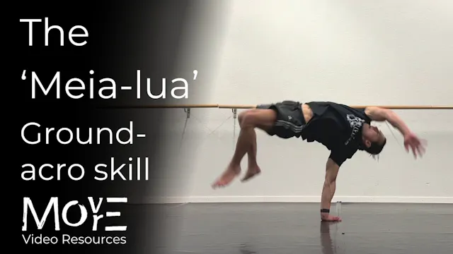 The 'Meia-lua' (ground-acro skill)
