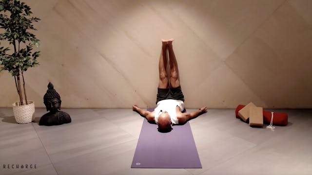 Video: Yin Yoga sessie: Slow down to ...