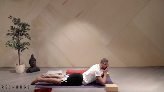 Video: Yin Yoga sessie: Surrender