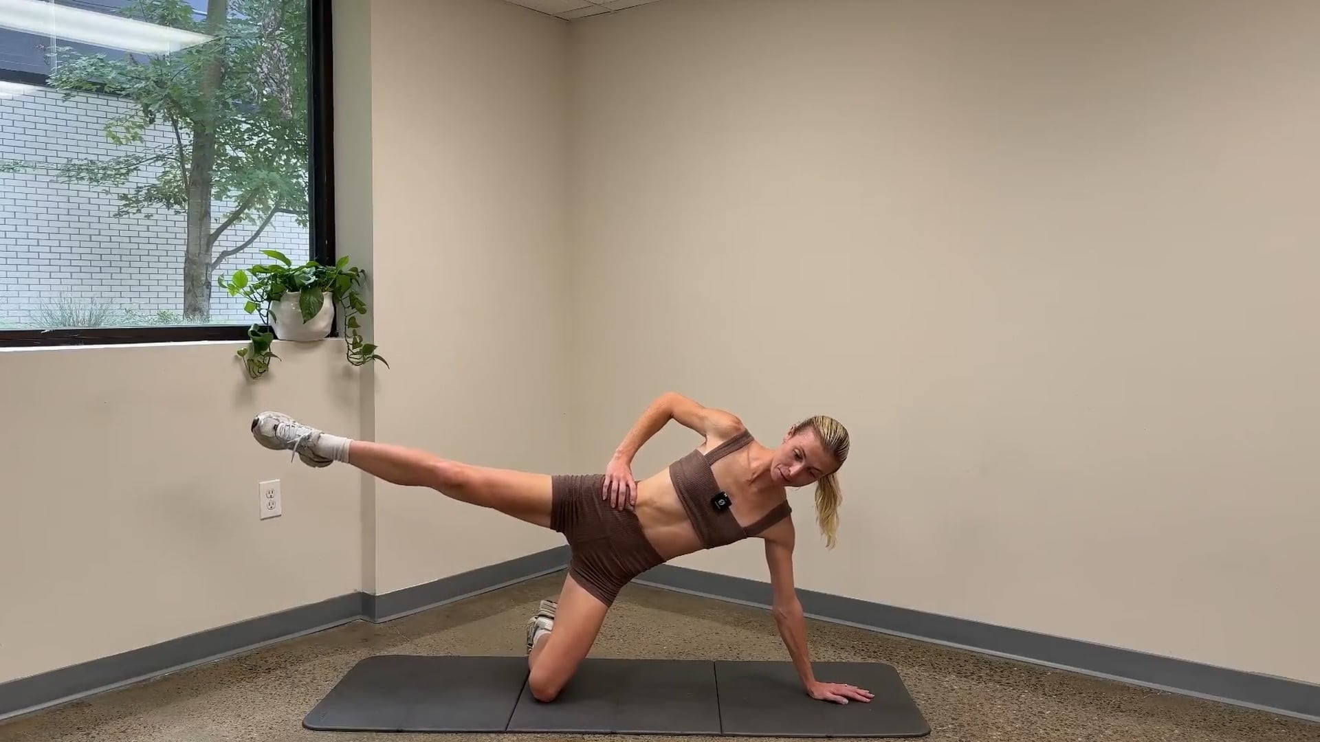 28 Minute No Equipment Full Body Tone