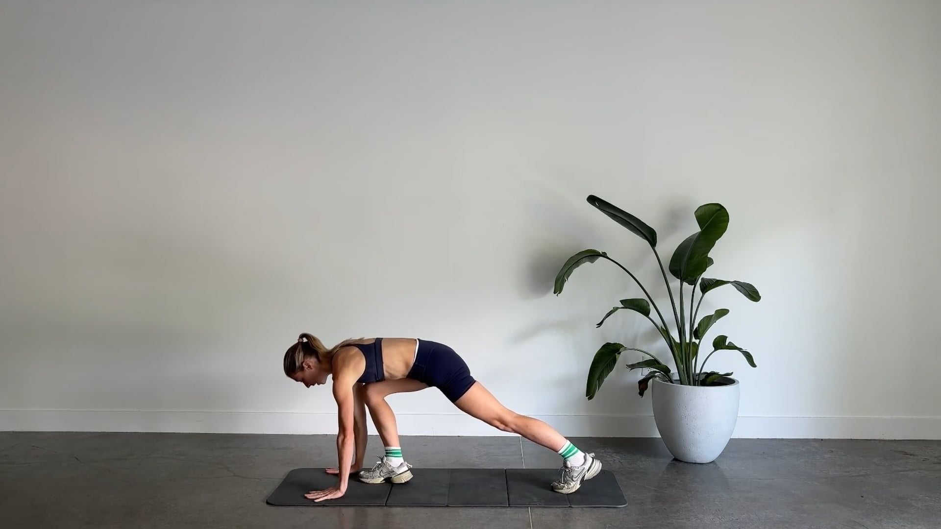 26 Minute No Equipment Full Body
