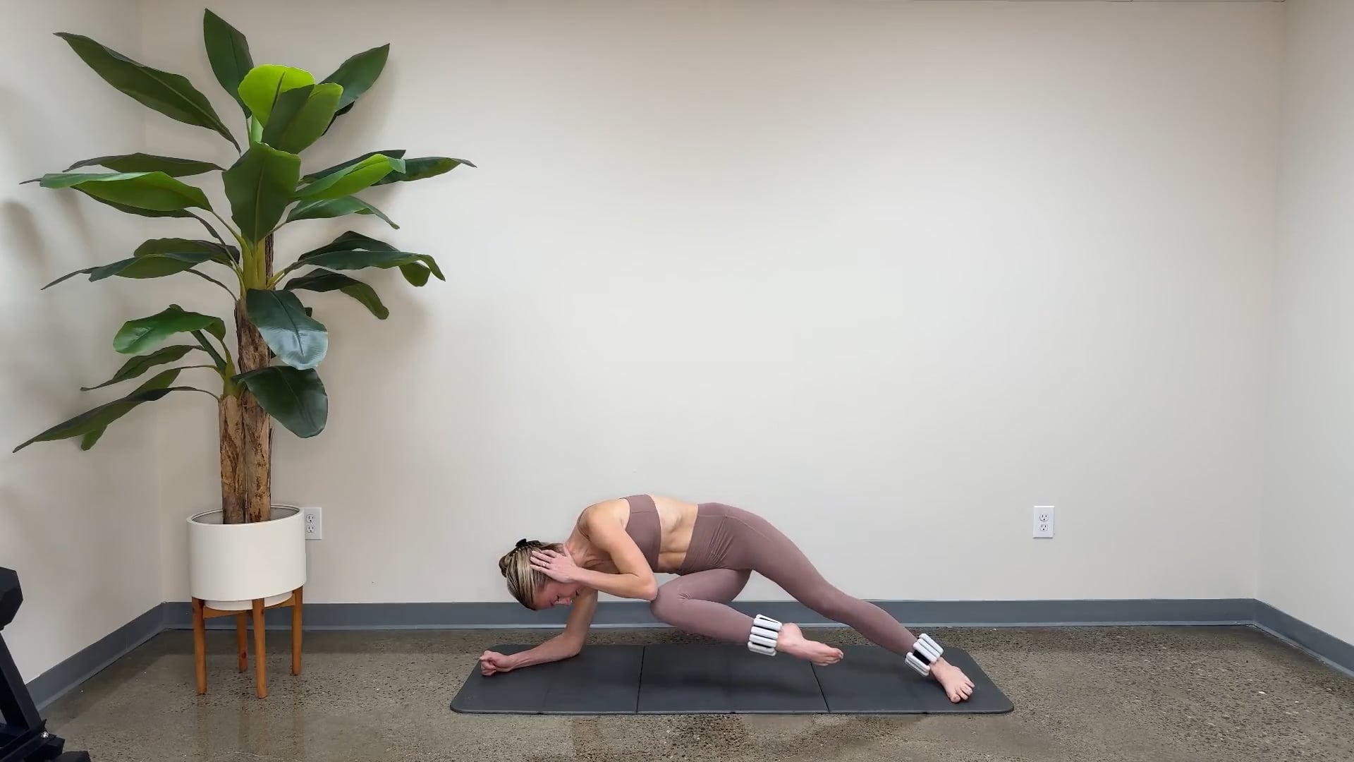 28 Minute Abs & Booty