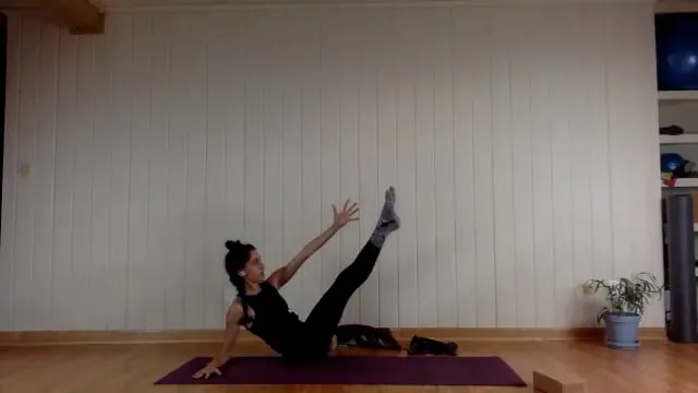 Pilates/Yoga- Exploring the shoulder ...