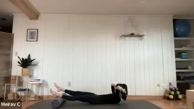 All levels Pilates class, Side bends ...