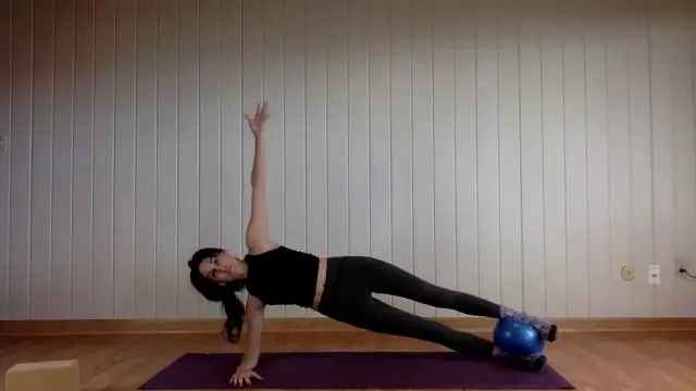 30 minutes workout with a ball