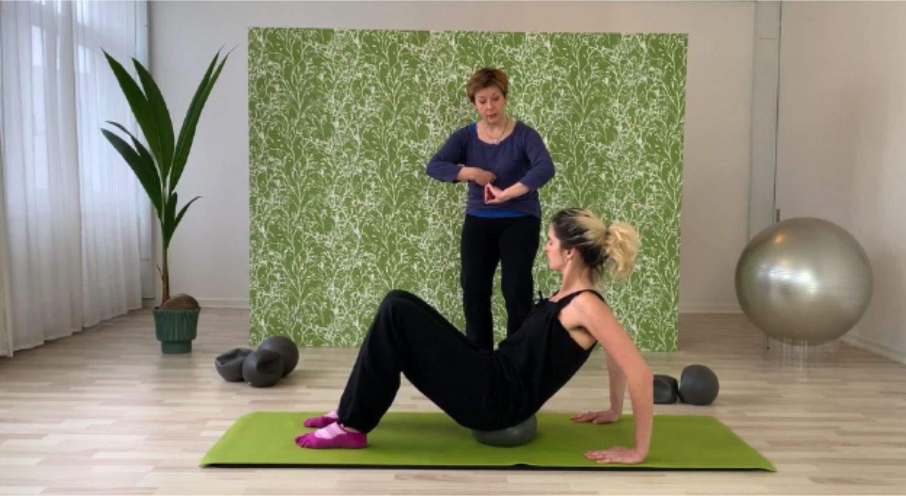 Bookletprogrammet "Stræk & Release" med den grå bold