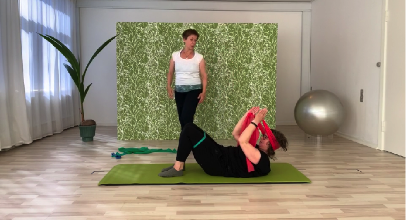 Pilates med Birthe - træning med elastik