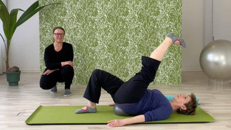 Pilates med Charlotte - grå bold