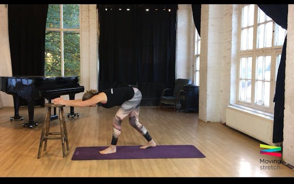 Lat stretch at desk 