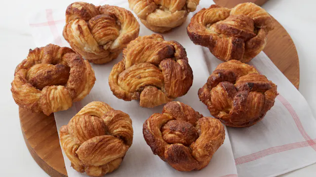 MB S6 E10 Layered Yeast Dough