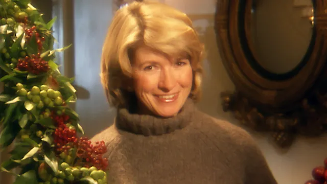 MSL S3 E12 Wreaths, Christmas Towel S...