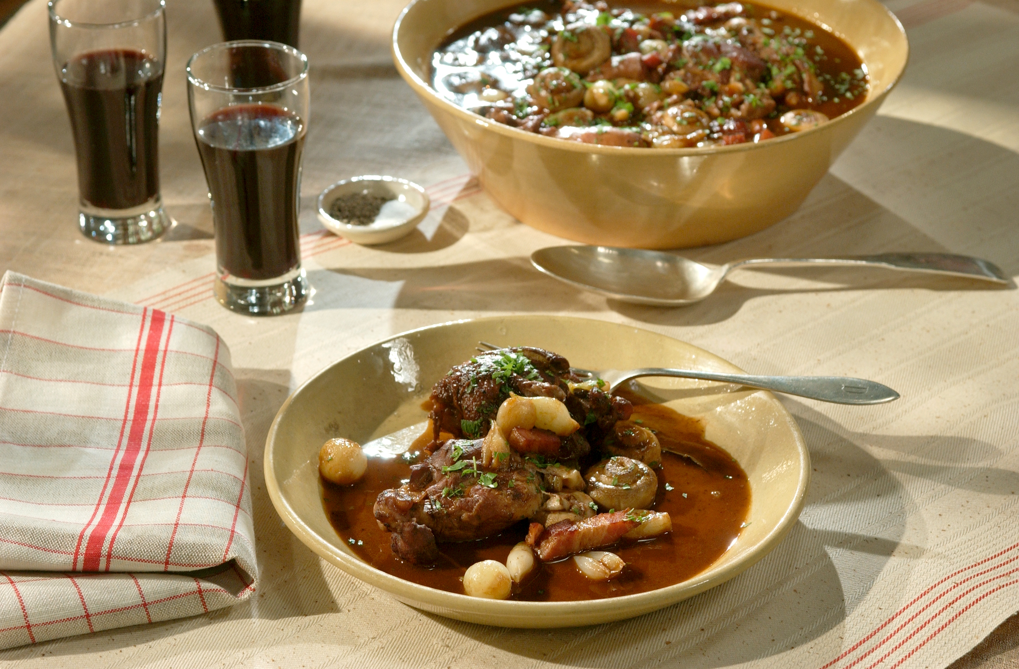 Comfort Foods for a Crowd: Soups, Stews, Chilis & Chowders