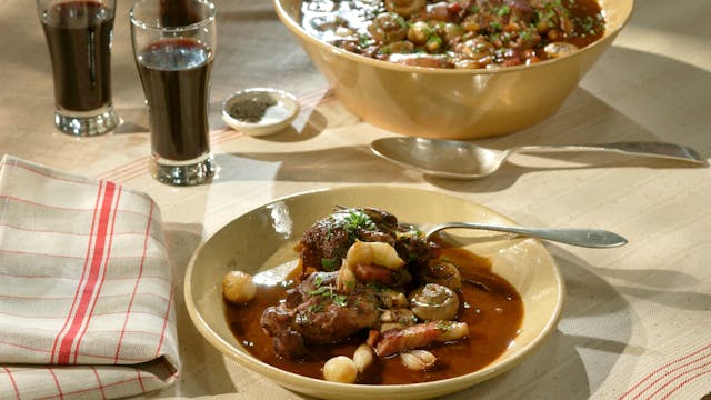 Comfort Foods for a Crowd: Soups, Stews, Chilis & Chowders