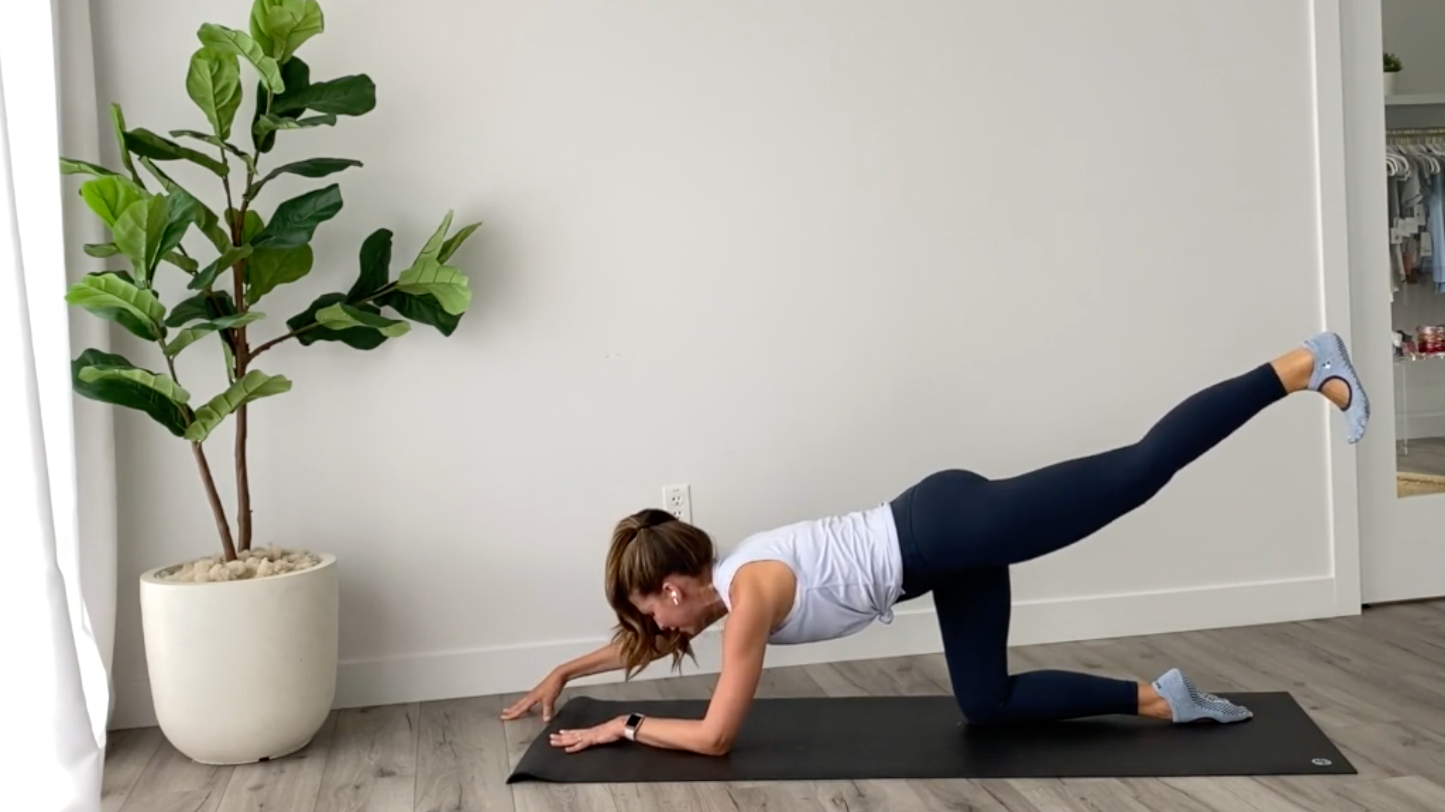 29 Minute Full Body Pilates & Yoga Fusion