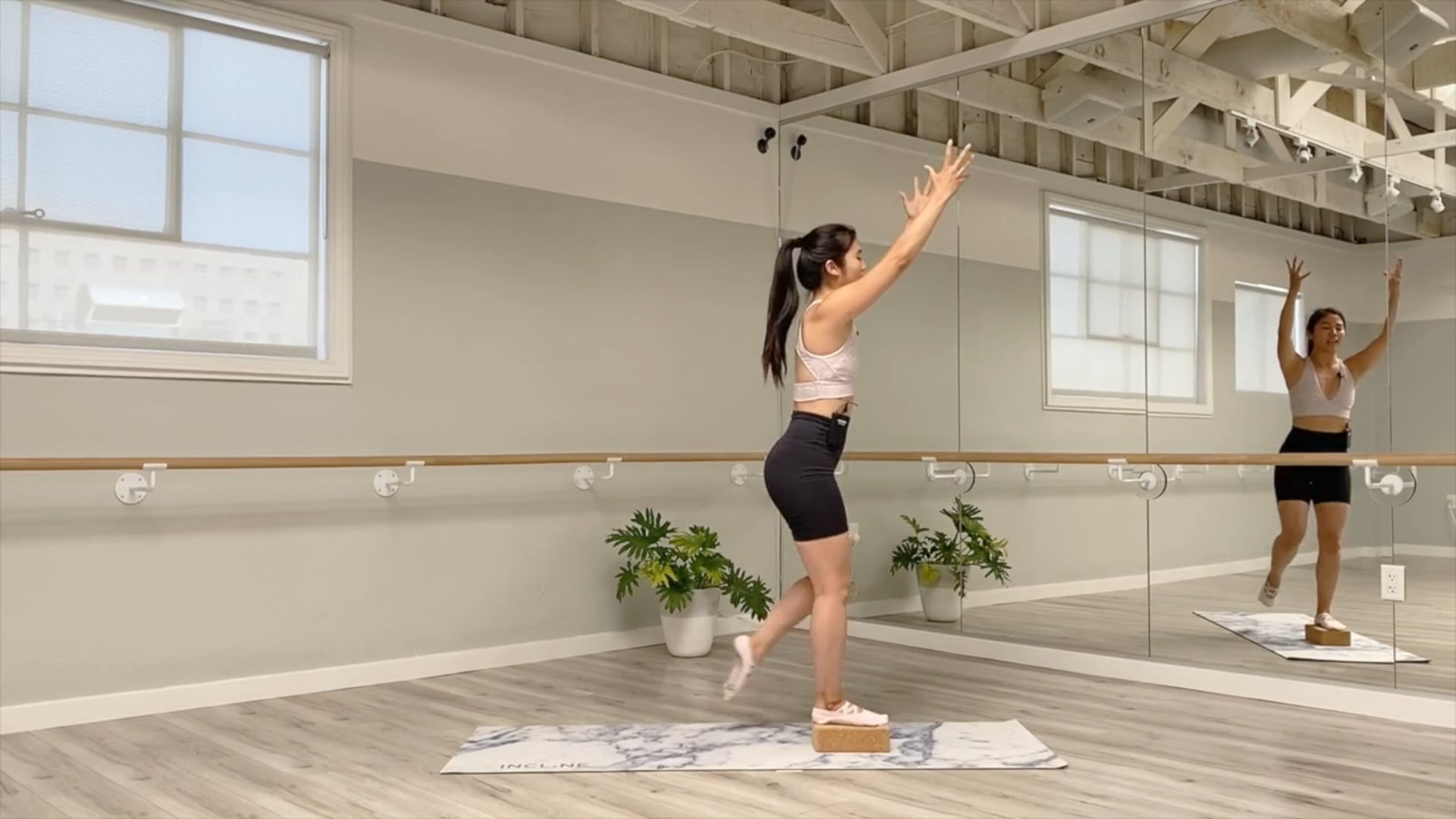 19 Minute Abs and Legs 