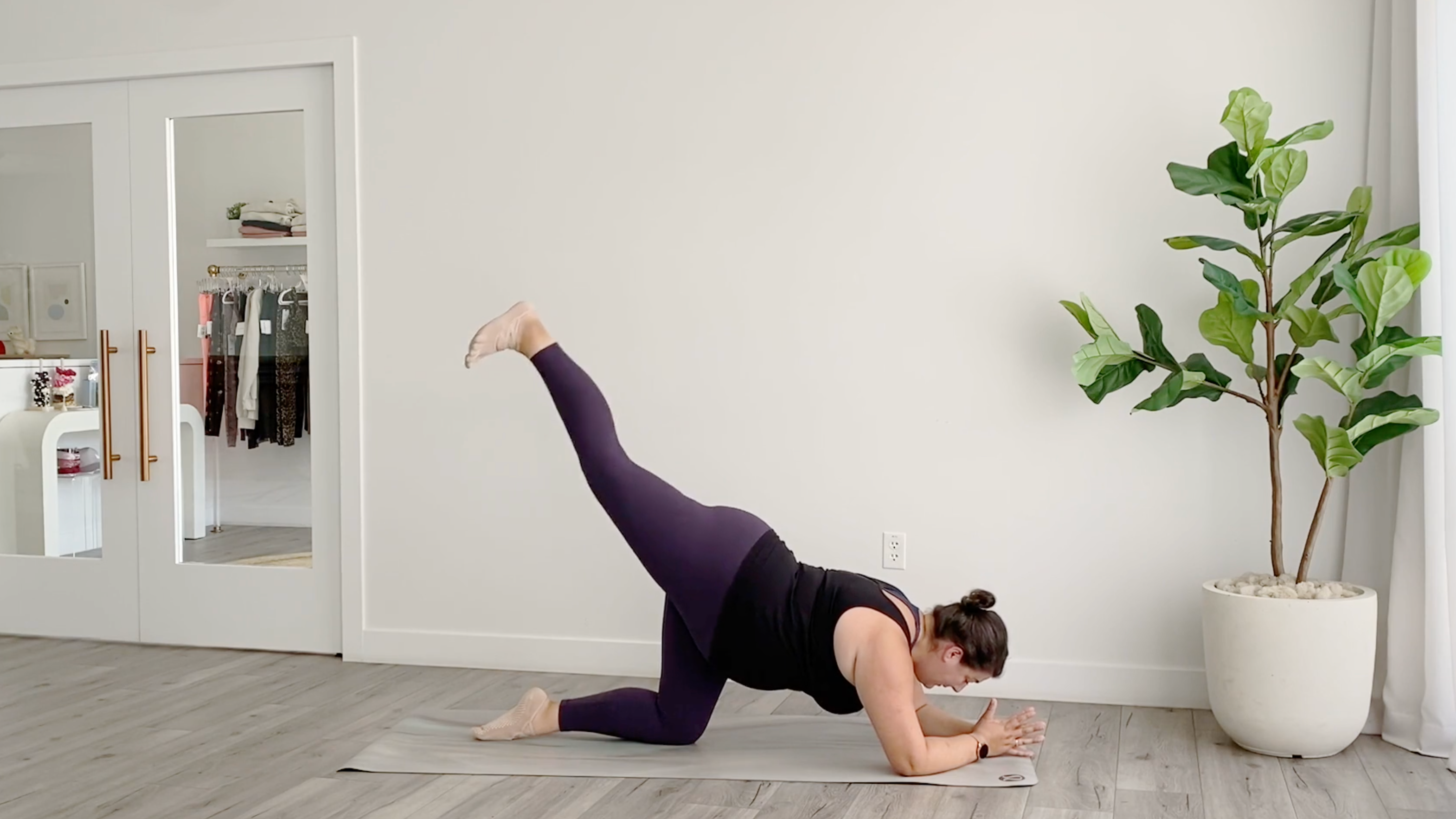 14 Minute Abs + Legs