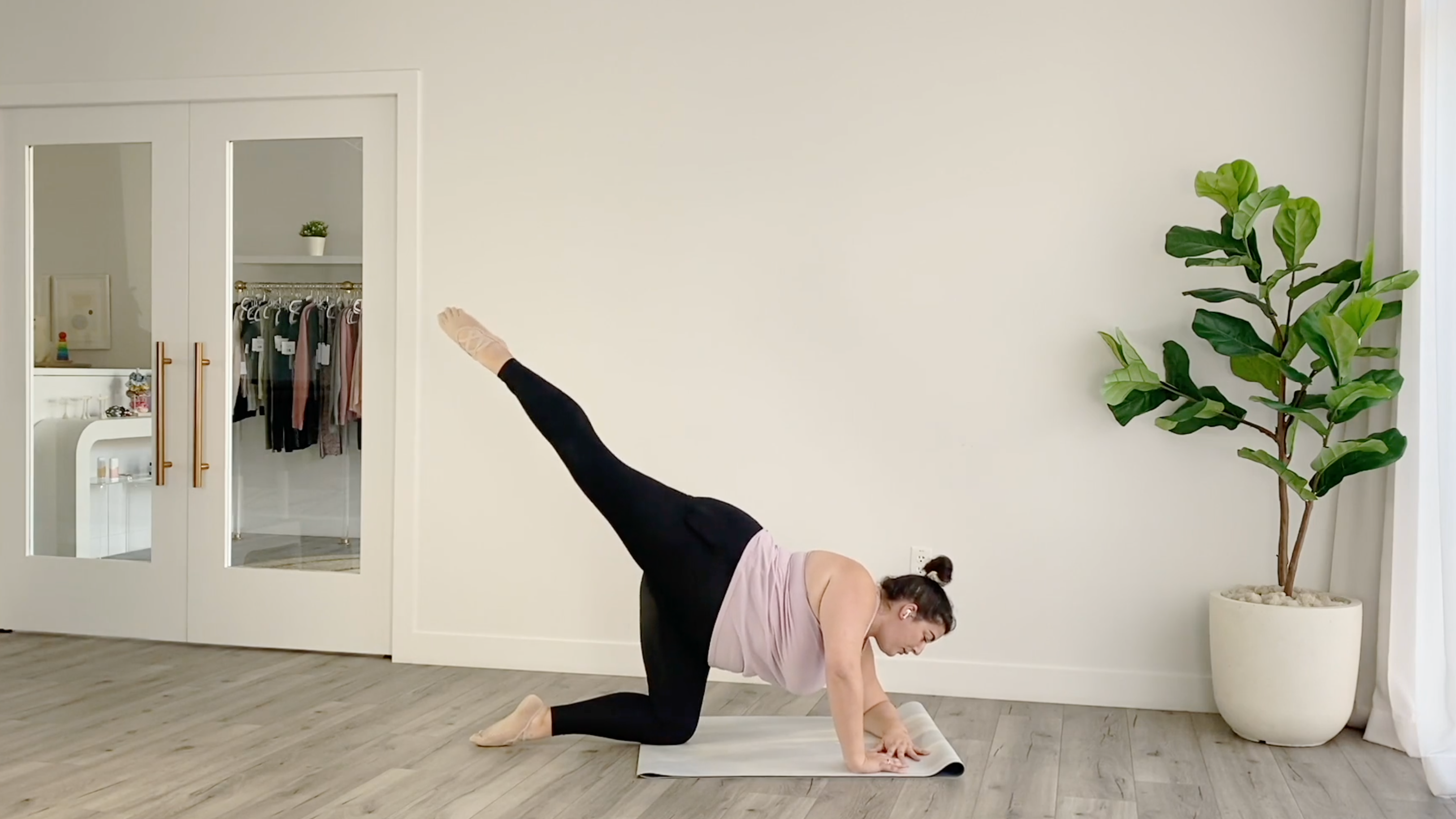 21 Minute Abs + Legs