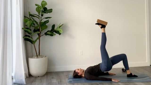 26 Minute Full Body Mat Bootcamp Using Hand Weights and a Yoga Block