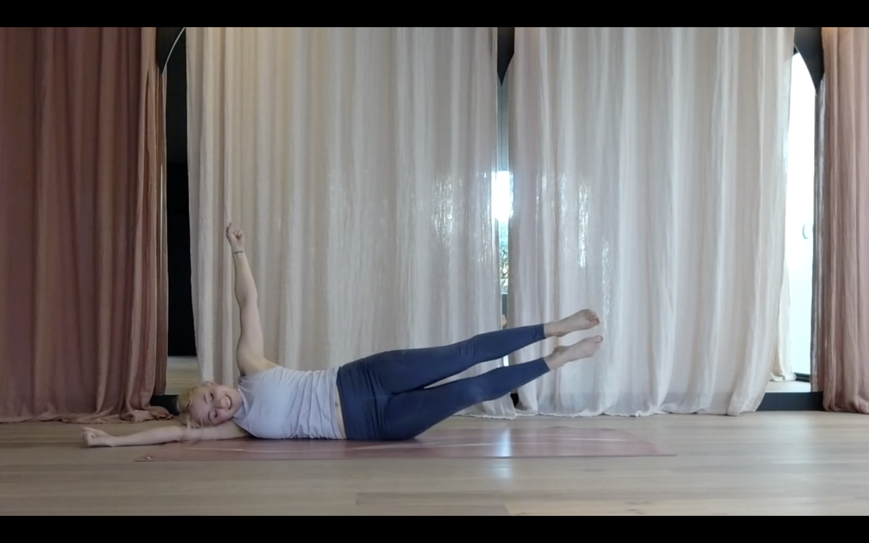 Pilates (English), 50 min, Mélanie