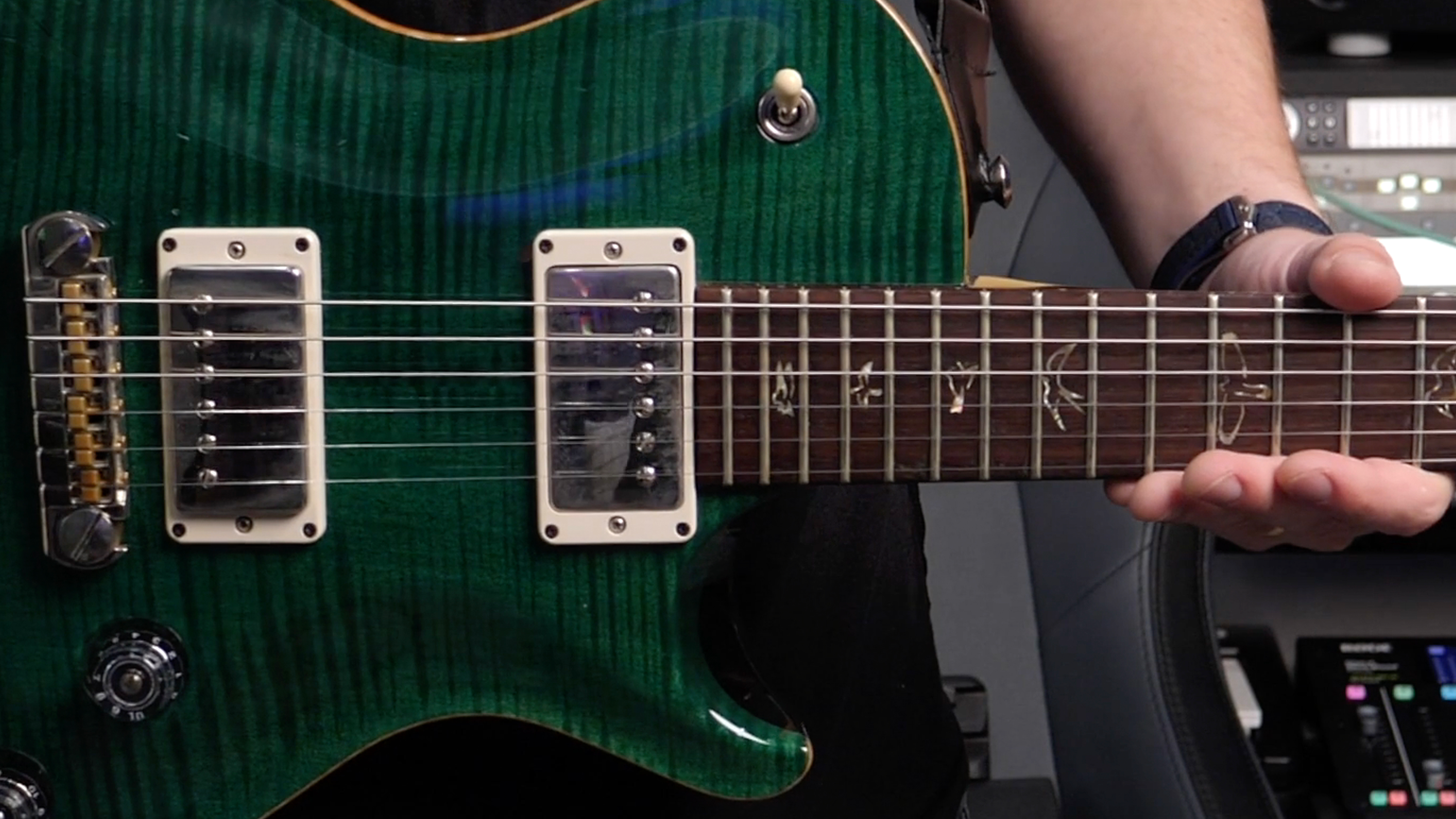 How to Hold Your Guitar and Pick