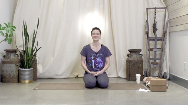 Prenatal Yoga with Danielle | 30 minutes