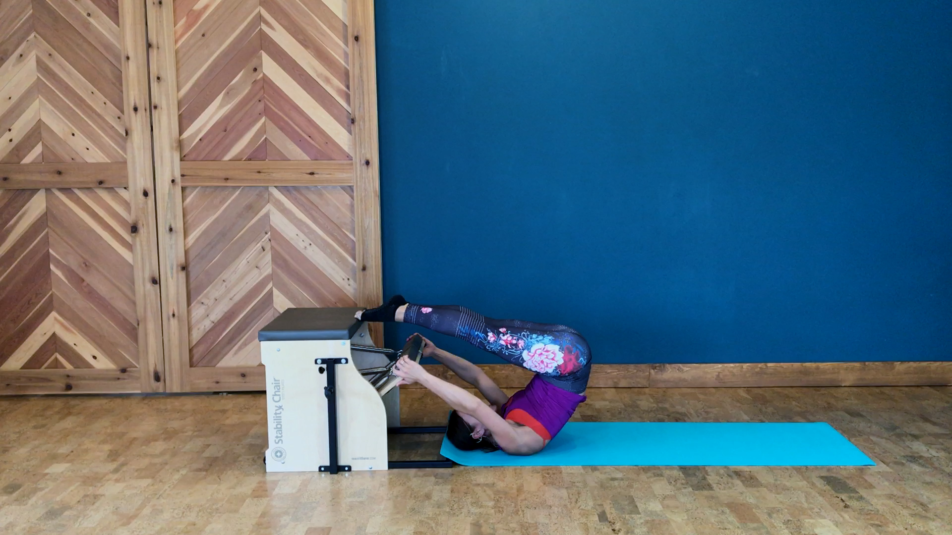 Chair with Abdominal Focus