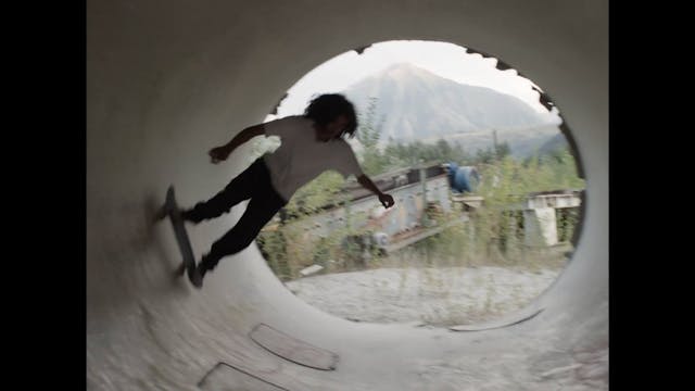 Vicoli Corti - TROU_NOIR_stereo_VO