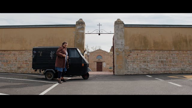 LA Italia 2022 - L ULTIMA FESTA_422_2K_StereoCine_Sub