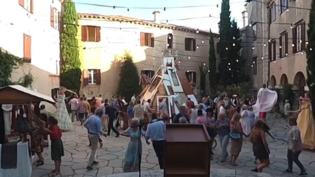 SHORTS - Esterno Giorno Il silenzio d...