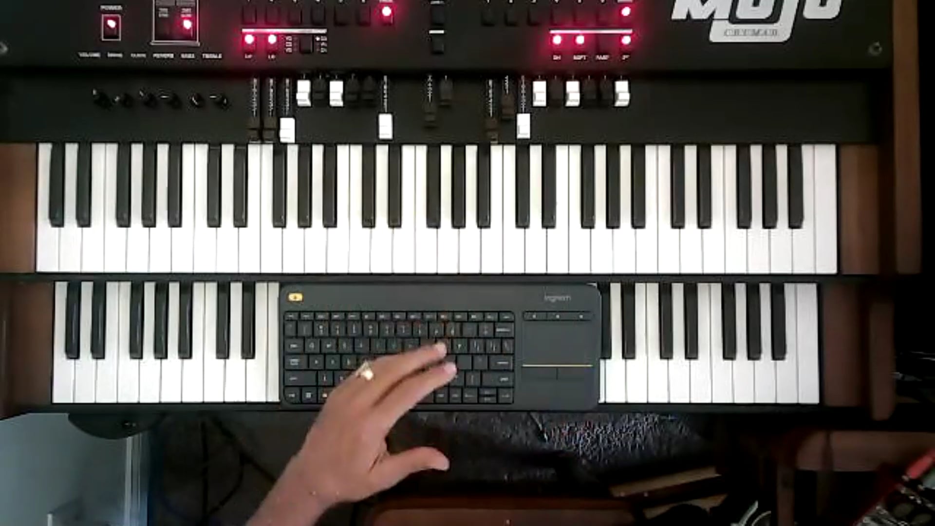 2020-07-05 SONG - CAN'T HIDE LOVE