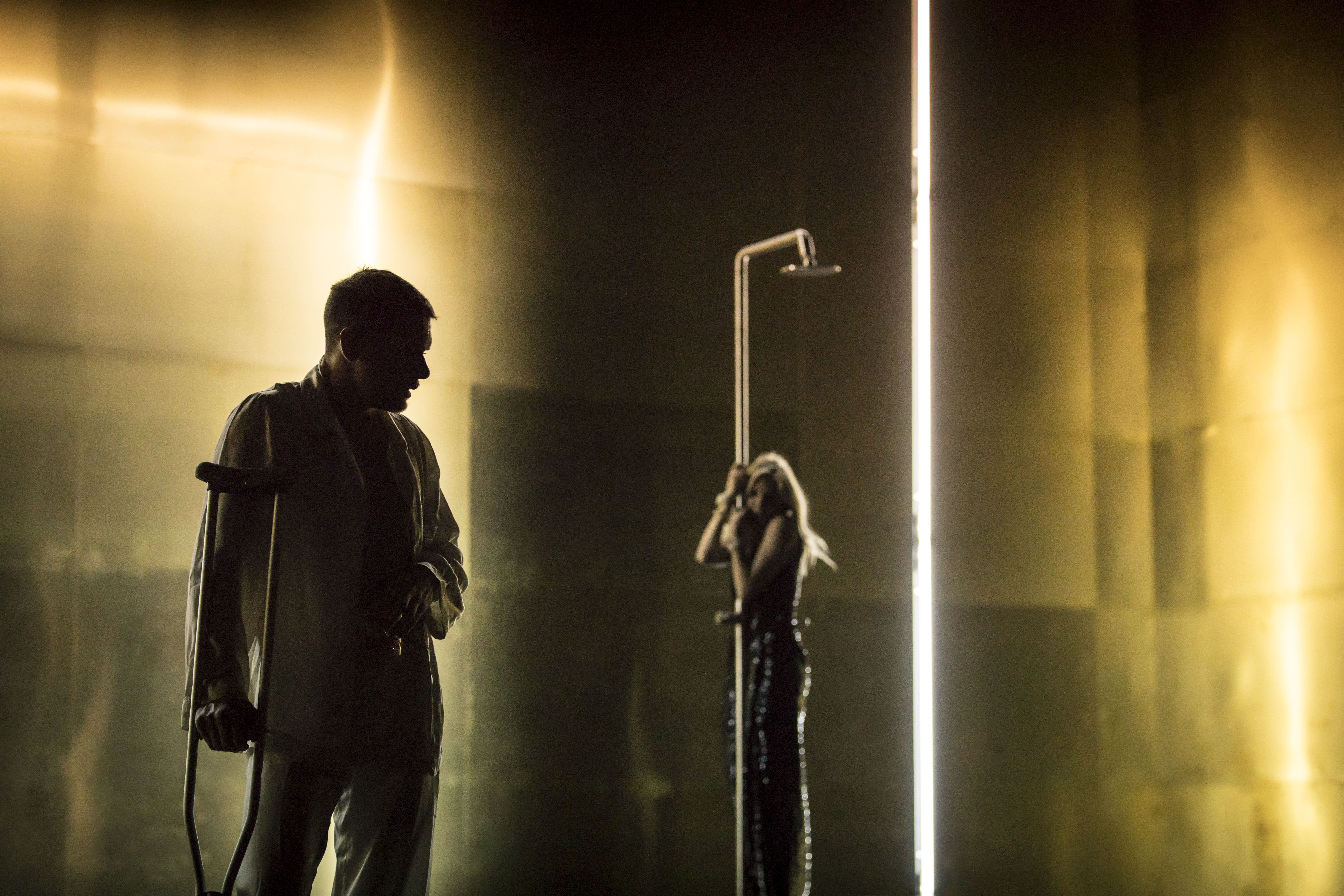 Cat on a Hot Tin Roof: Trailer