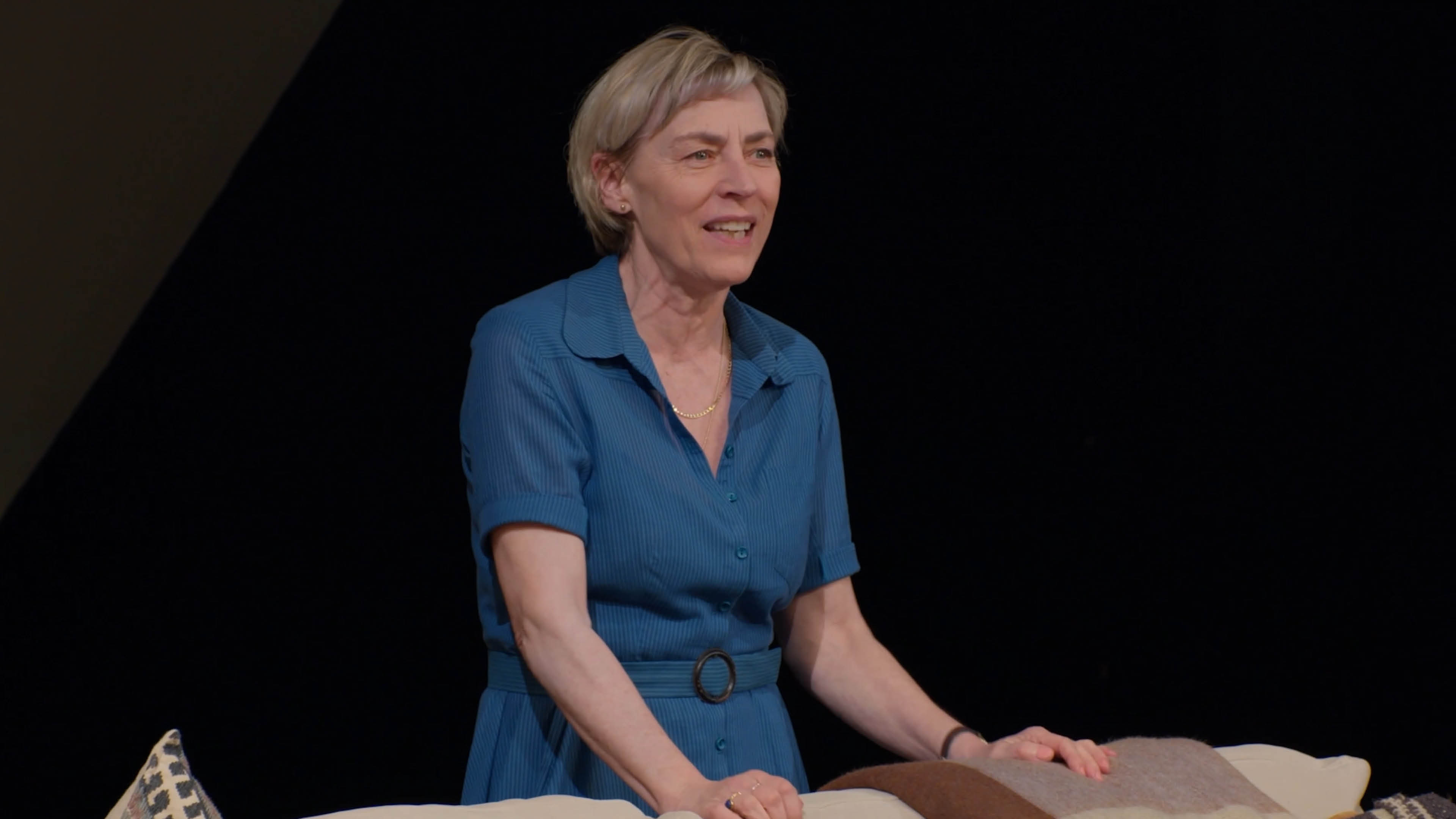 End: Clip - 'Never letting go'