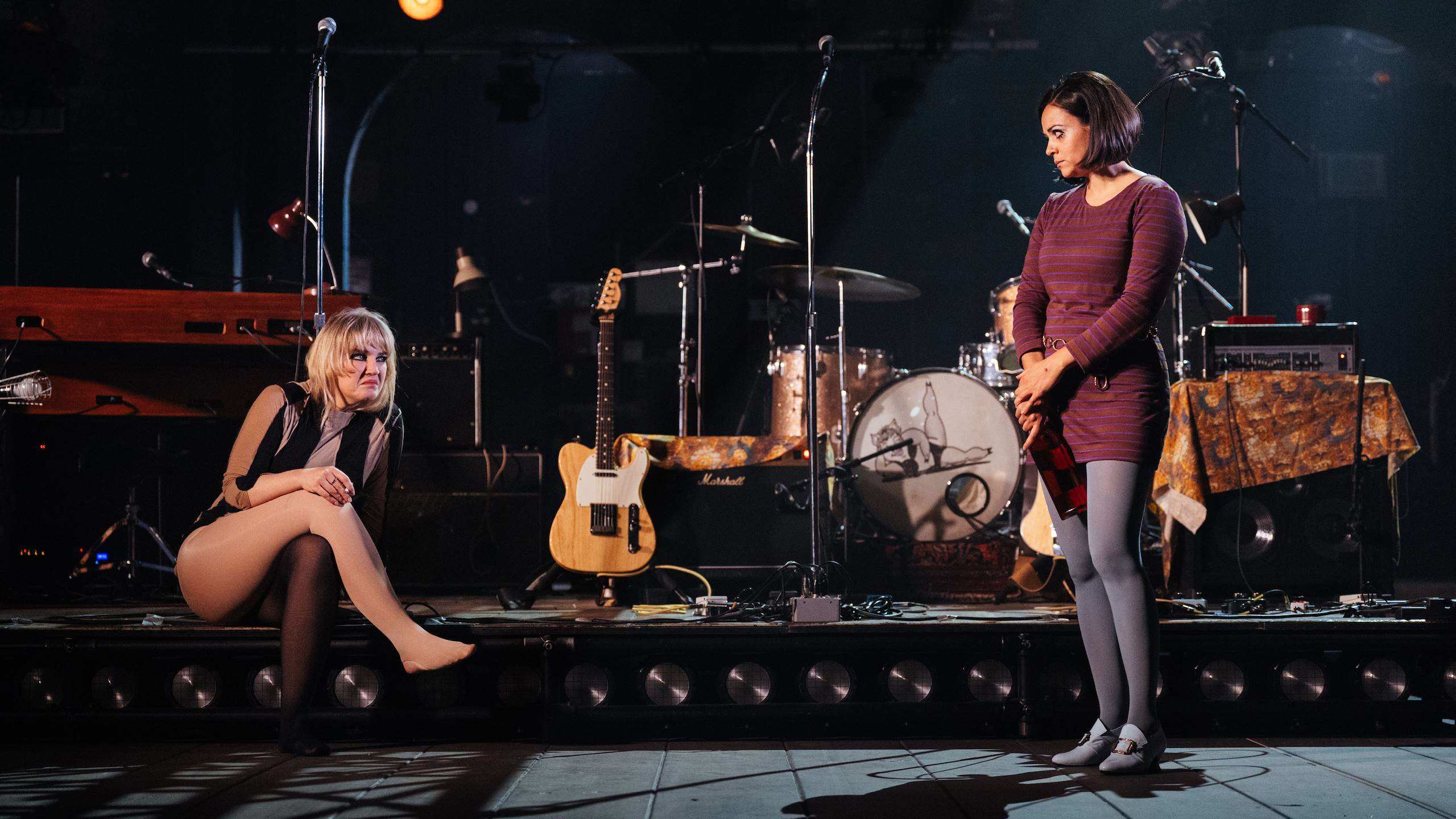 Teeth 'N' Smiles: Clip - 'The singing is easy'