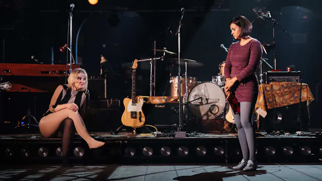 Teeth 'N' Smiles: Clip - 'The singing is easy'