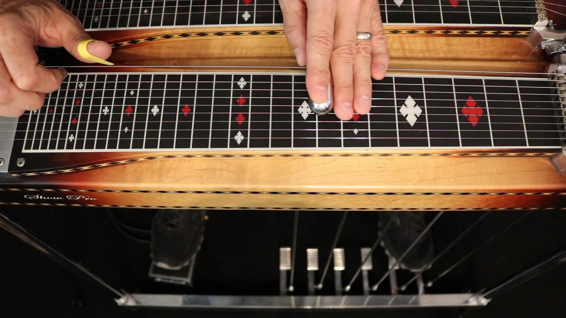 Wayne Dahl  E9    C6 sounding 2-5-1 change in F 