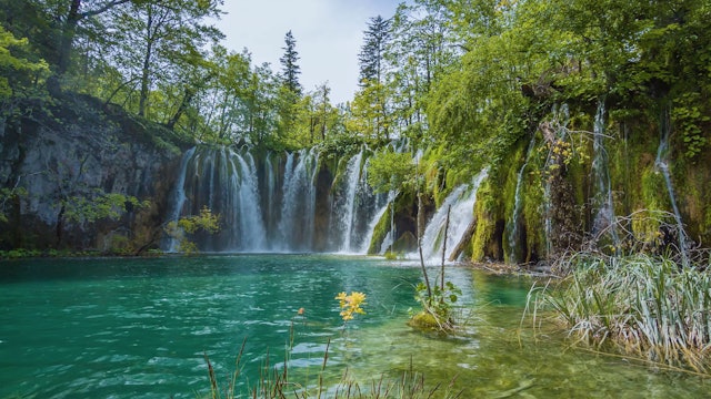 Soothing Croatia Waterfall 1HR Static Scene in 4K