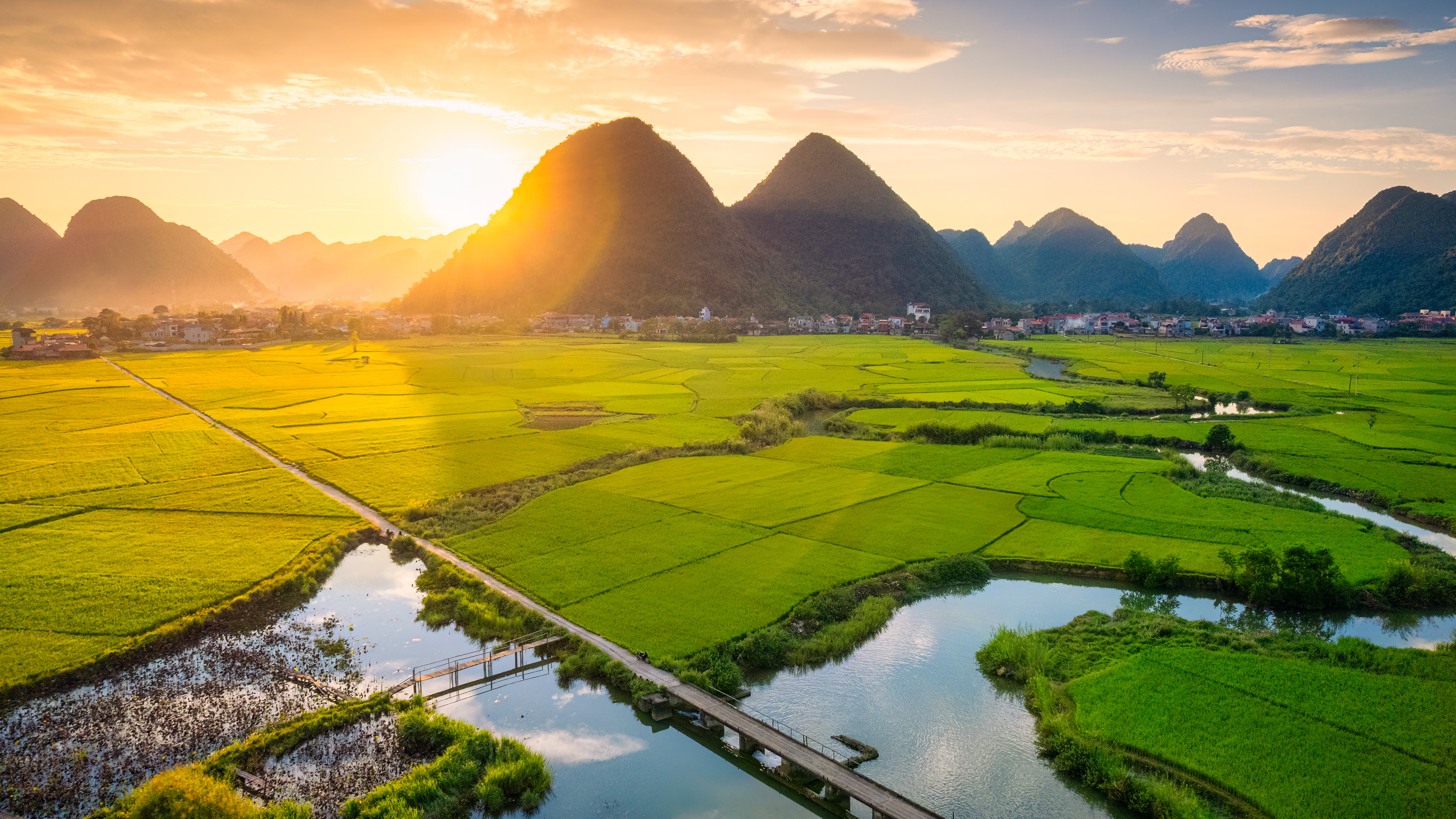 Flying over Vietnam - 1HR, 4K