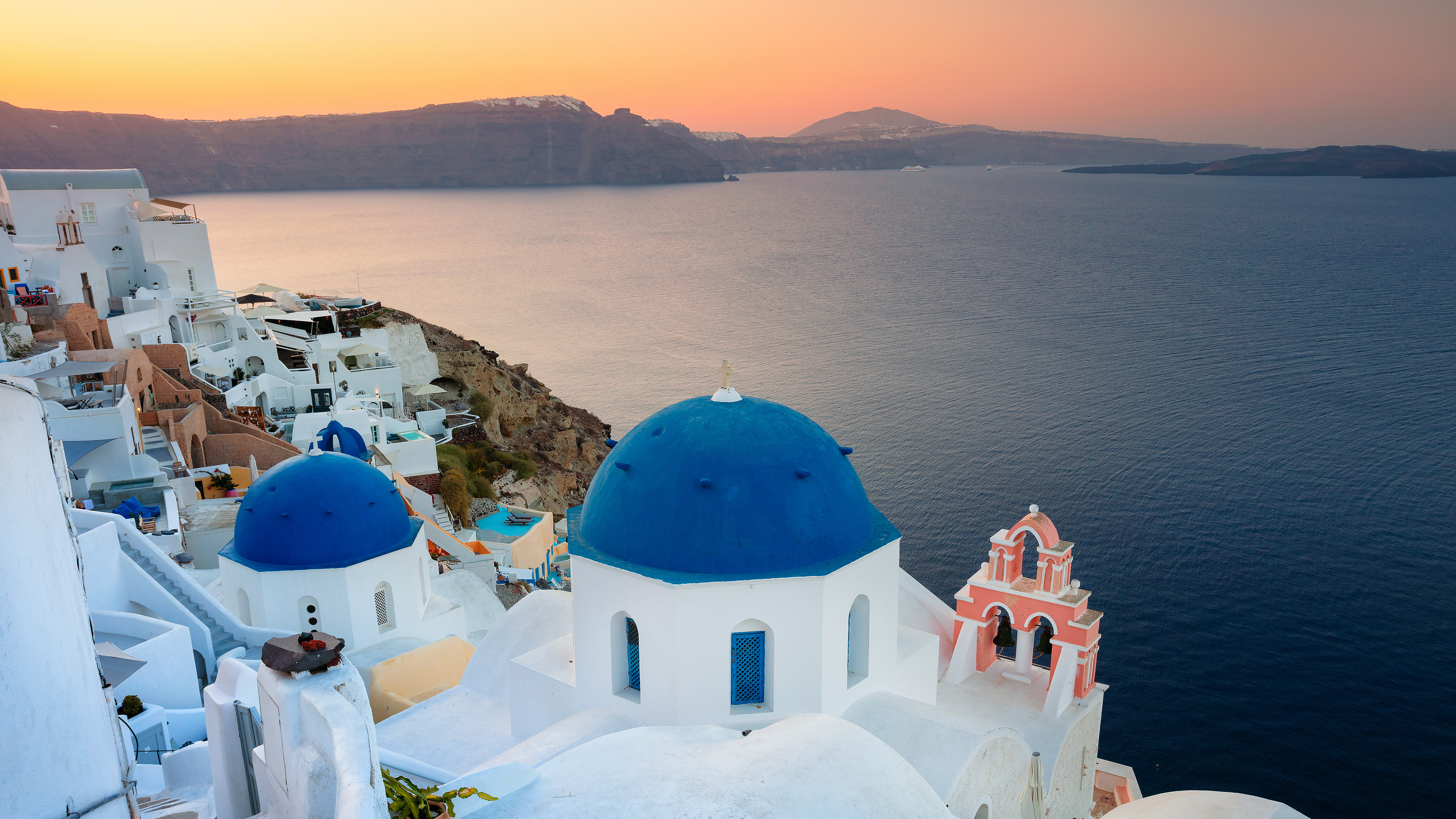 A Day in Santorini [Remastered] + Music 1 HR Signature Dynamic Film 4K