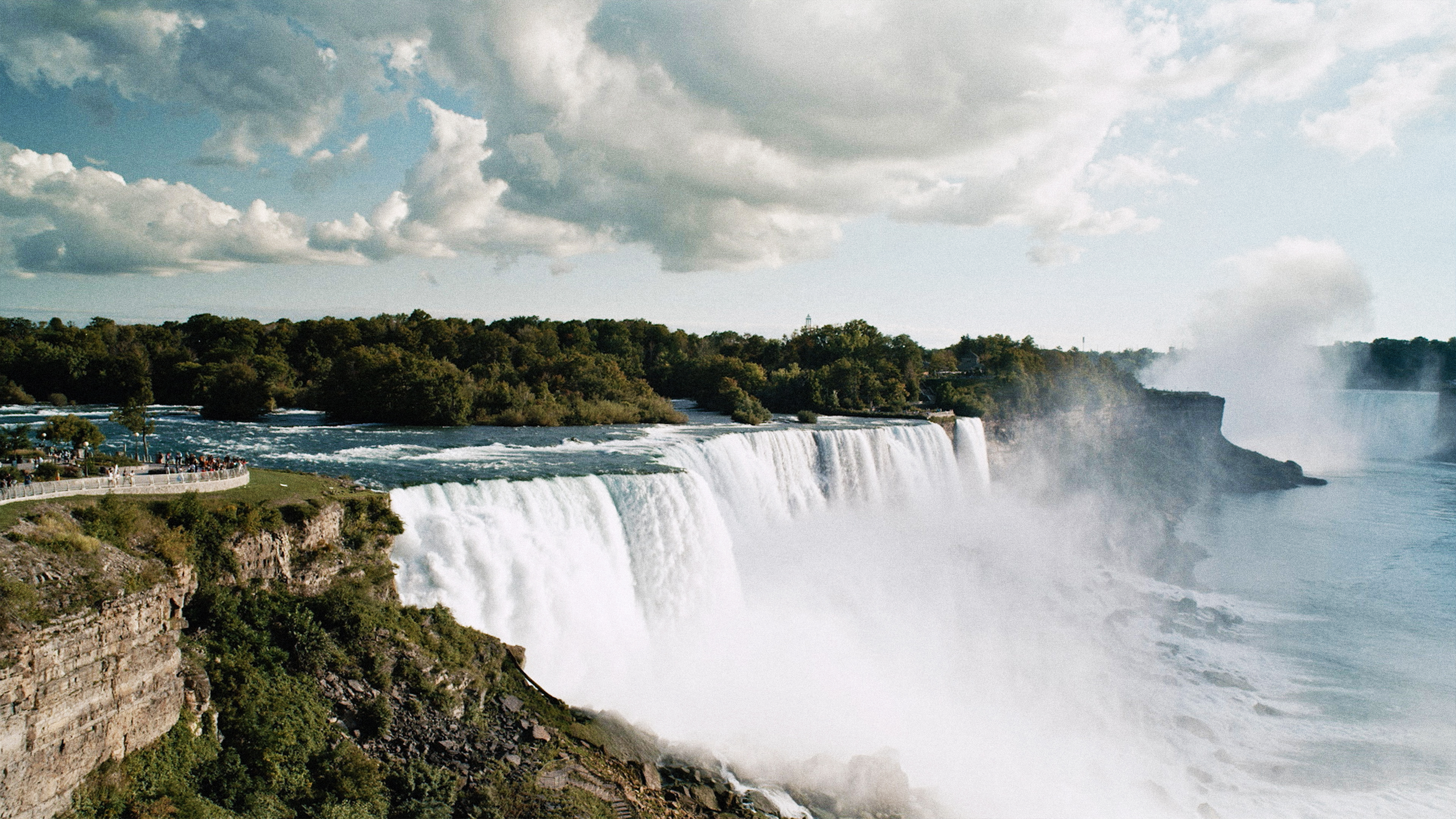 Wild Fun Facts - Niagara Falls