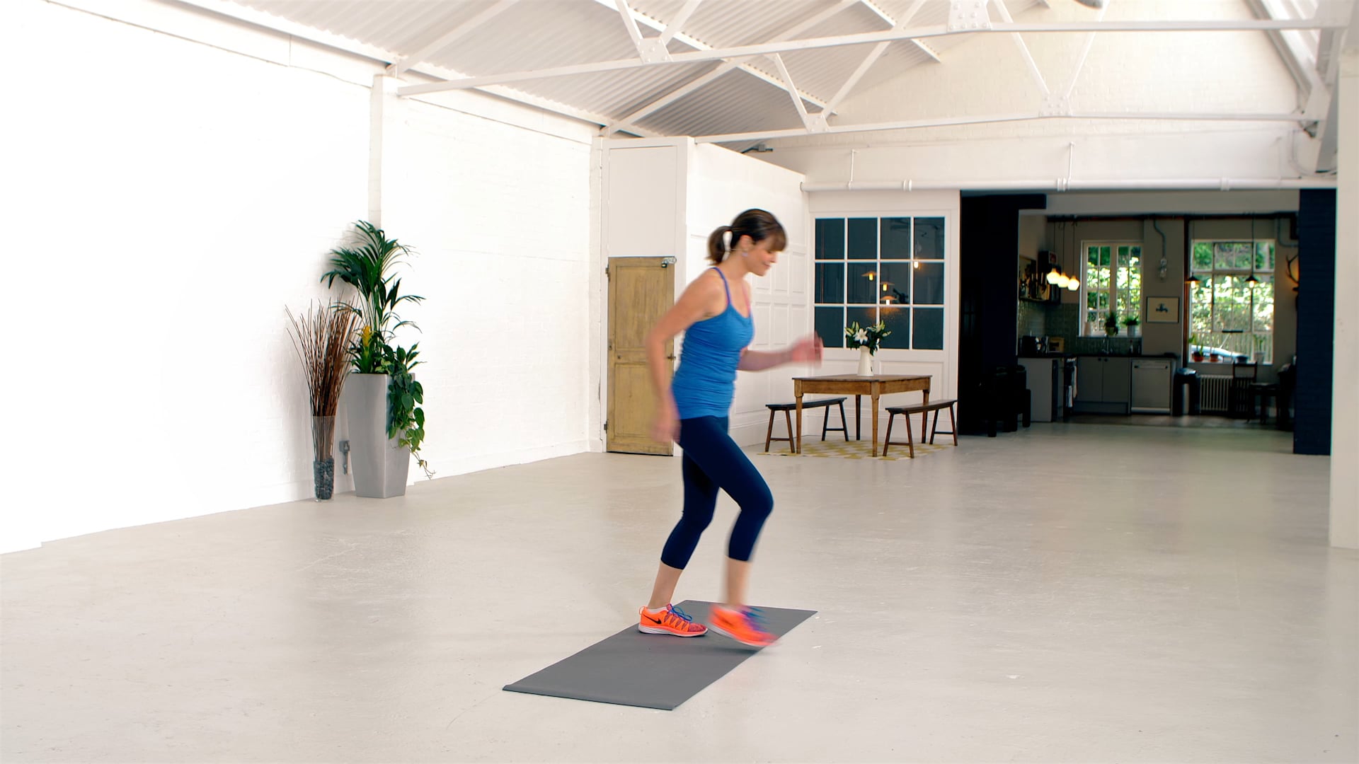 Pilates in Motion with Caroline Sandry - Upper Body