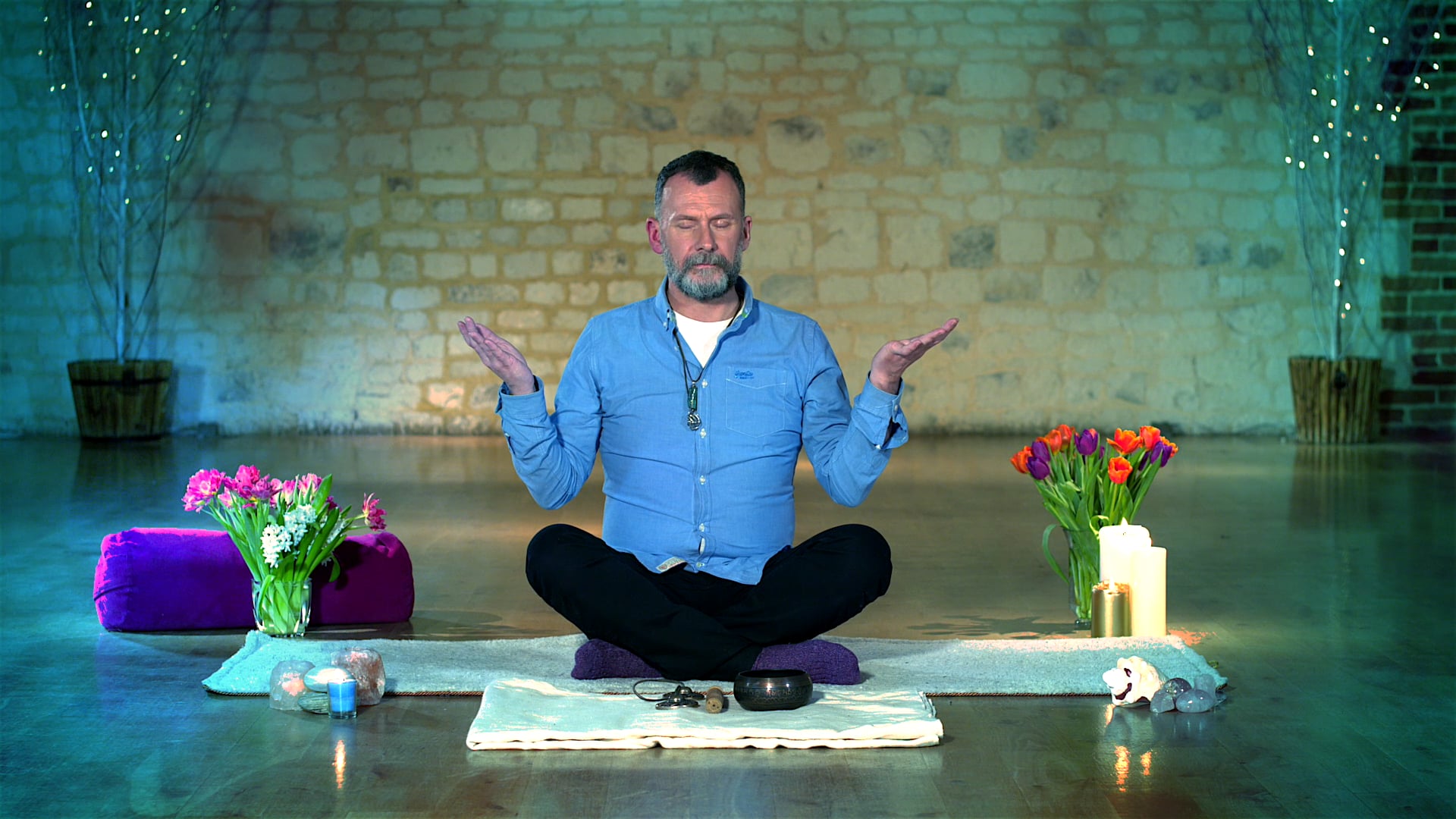 Chakra Meditations - Throat Chakra - with James Philip