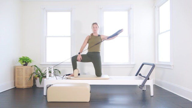Reformer 50 Minute Flow with Joelle [Reformer Box]