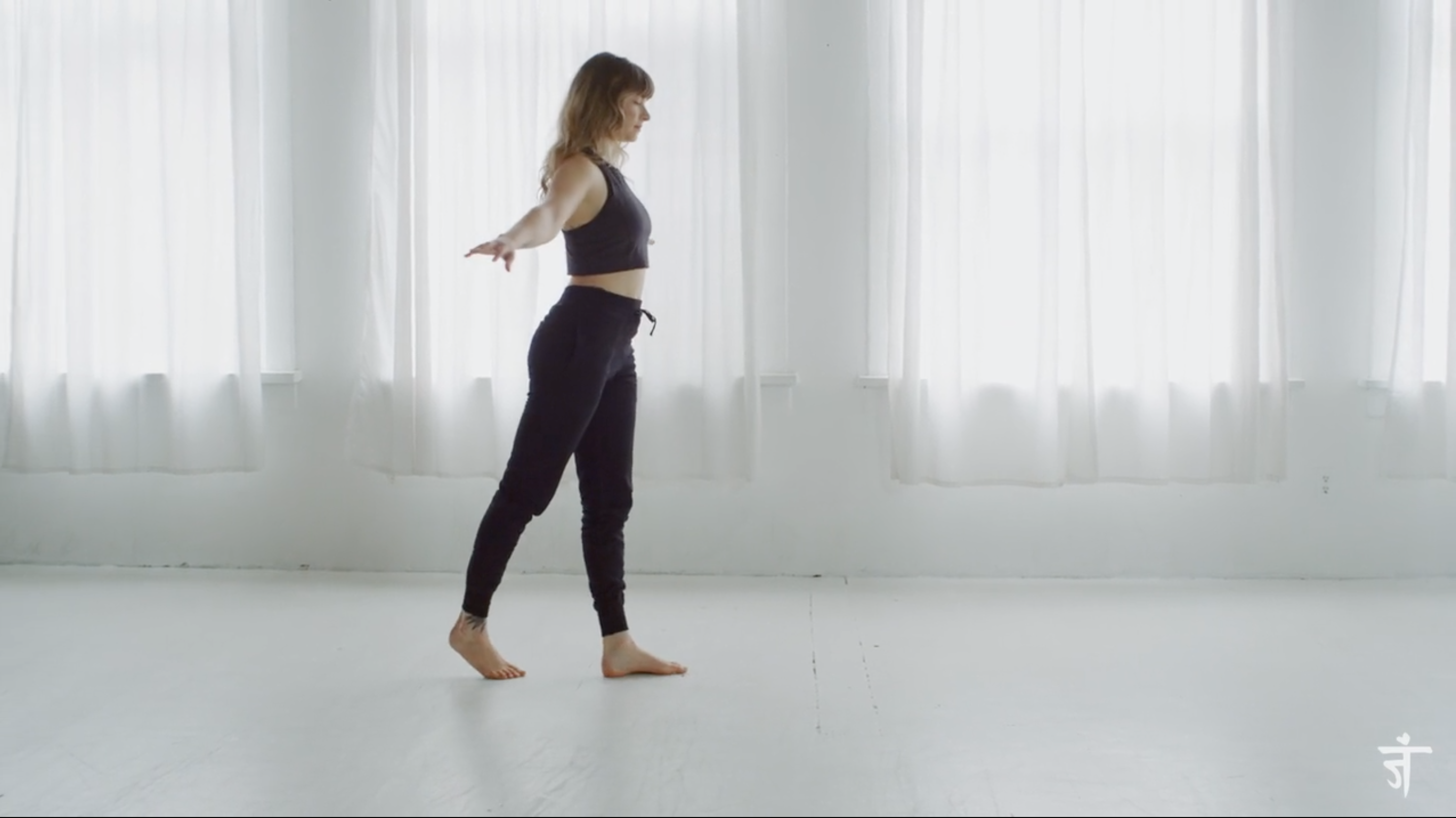 Movement Class with Amanda | Functional Movement Class | Level 1 (21 Mins)