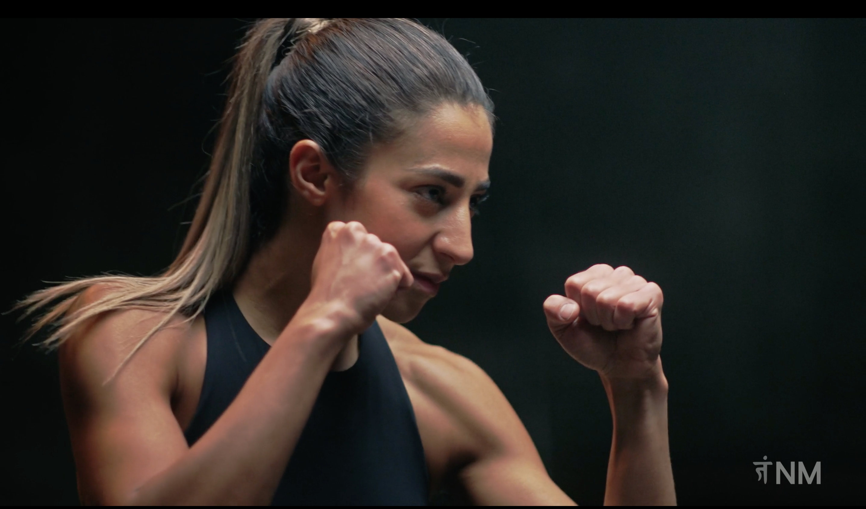 Learn Kickboxing Stance with Farinaz (4 Mins)