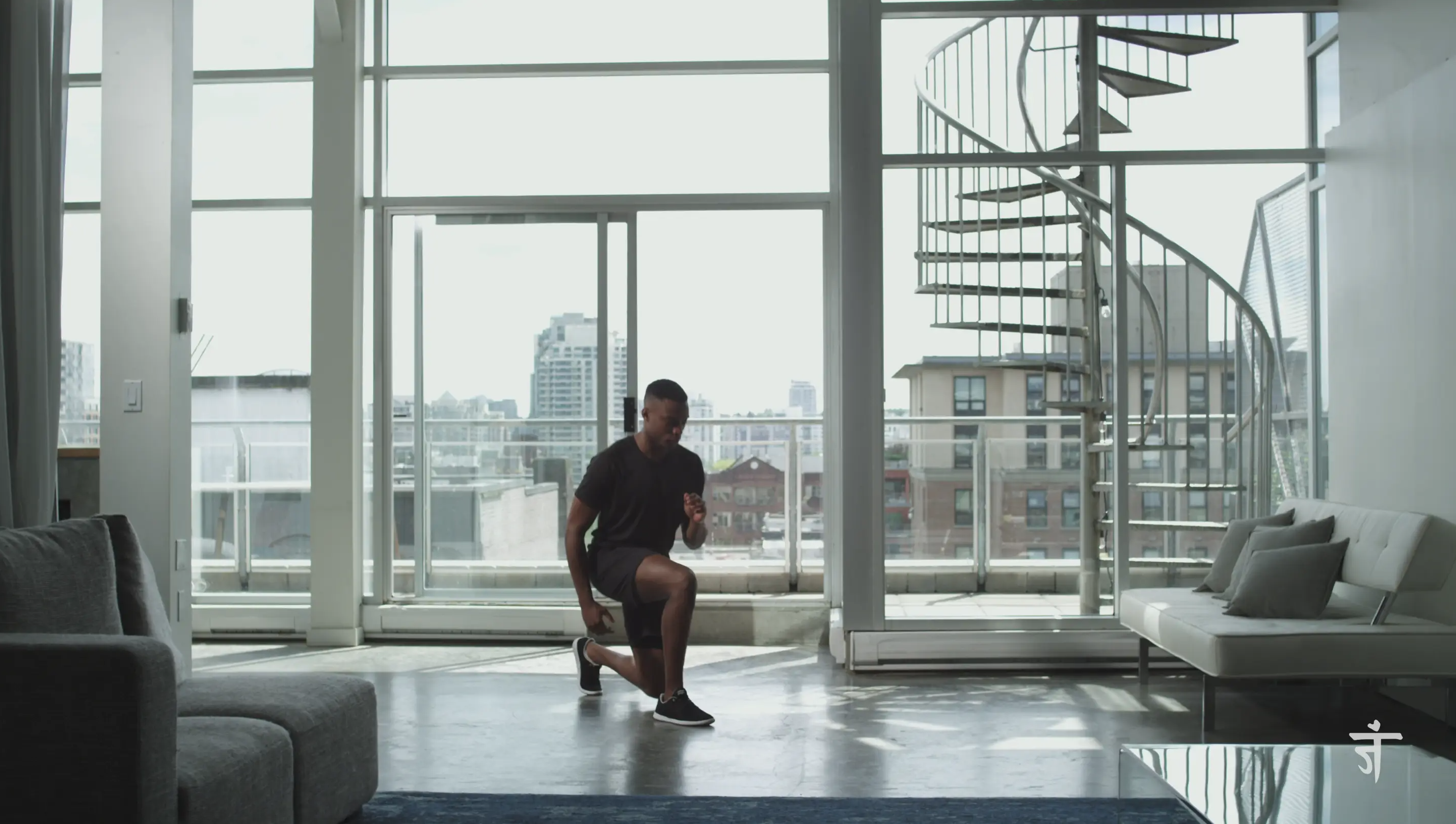 Learn Static Lunge with Dom (2 Mins)