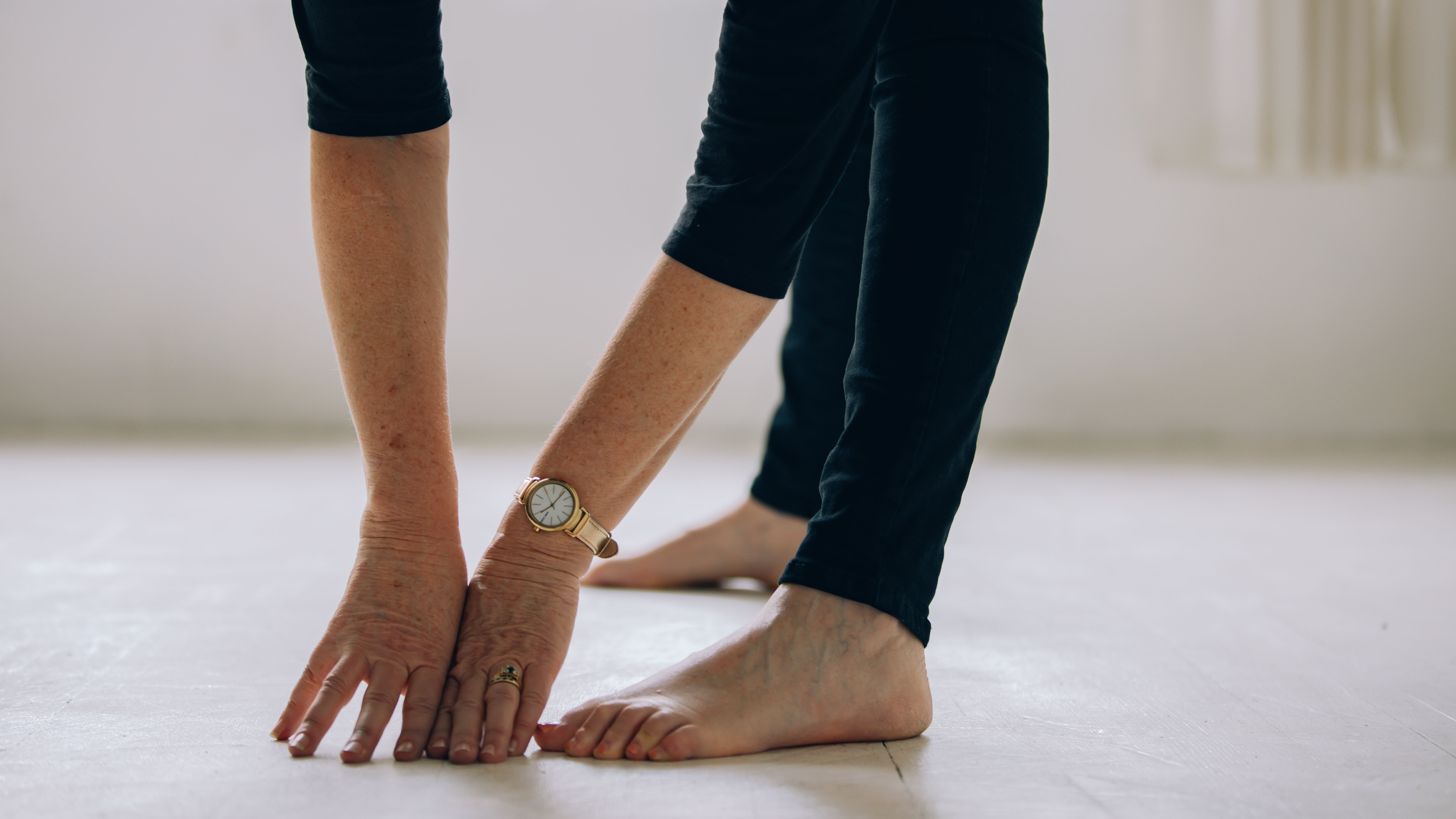 Mornings with Kate | Energizing Weighted Yoga Class (5 Mins)