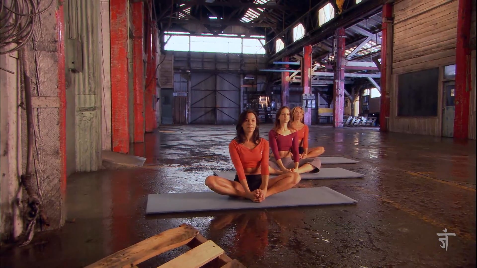 Earth with Kate | Grounding Yoga Class (24 Mins)